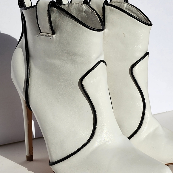Liliana White Leather Pointed Toe Ankle Boots Women's Size 6 - Picture 6 of 10